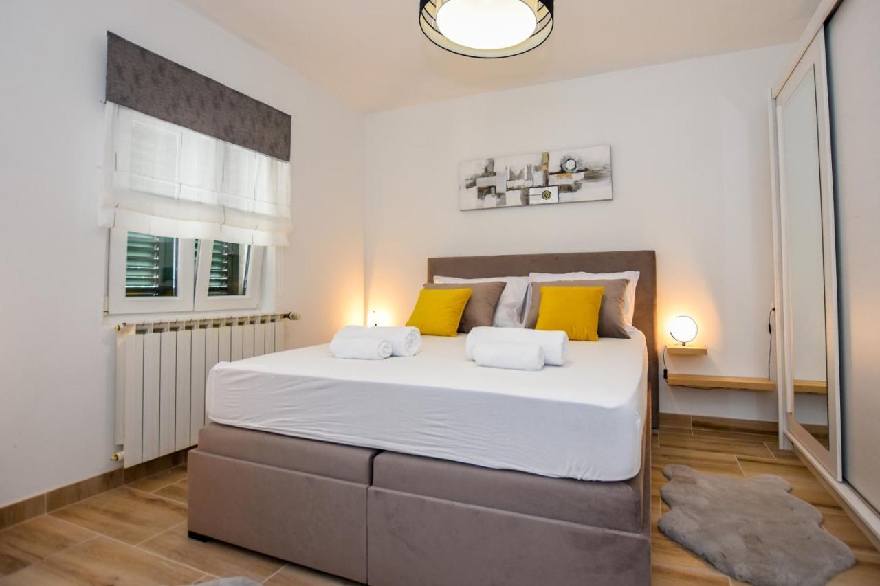 Apartmani Plazibat Mandre Exteriér fotografie