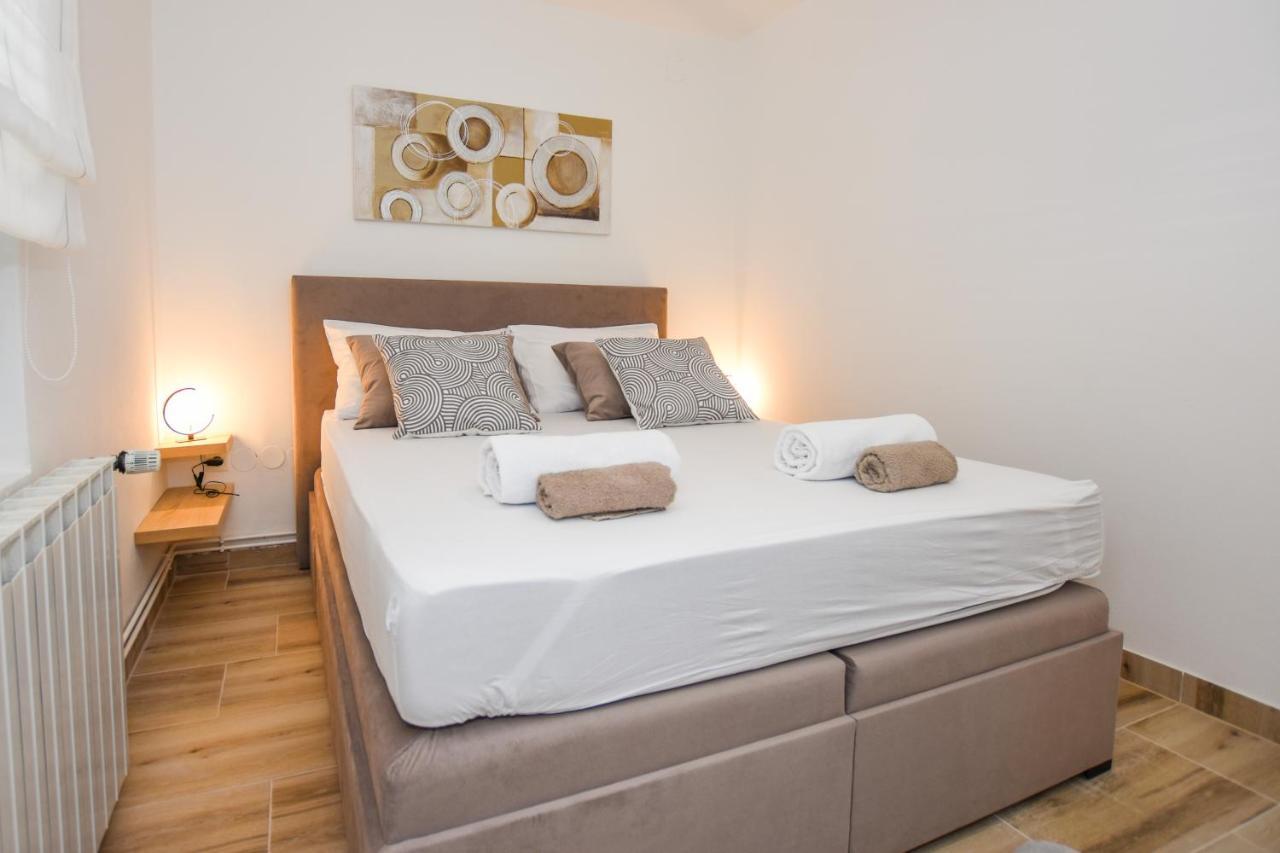 Apartmani Plazibat Mandre Exteriér fotografie