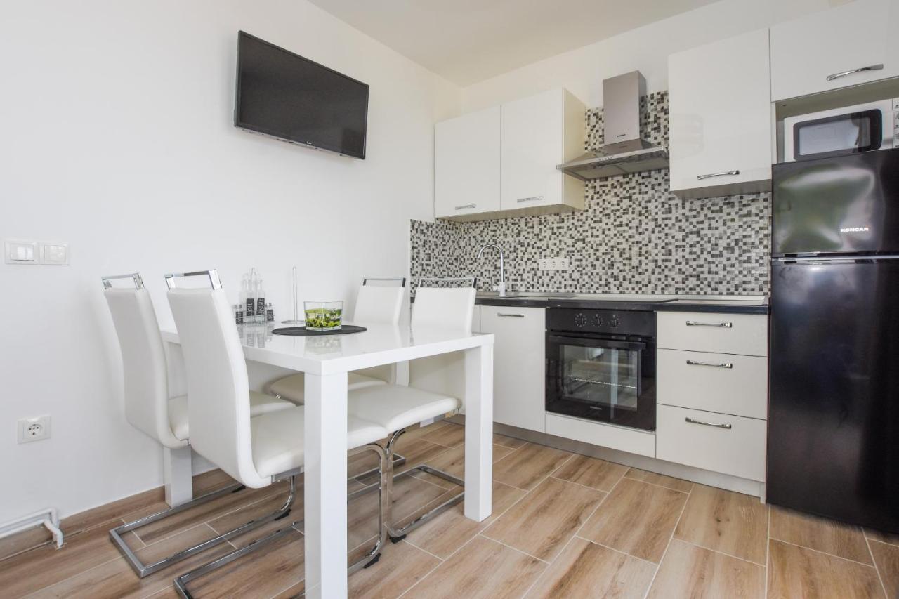 Apartmani Plazibat Mandre Exteriér fotografie