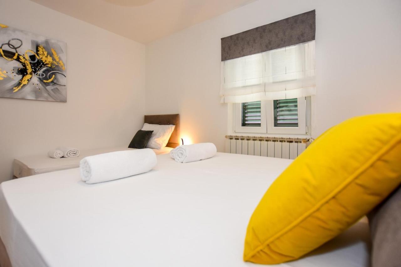 Apartmani Plazibat Mandre Exteriér fotografie